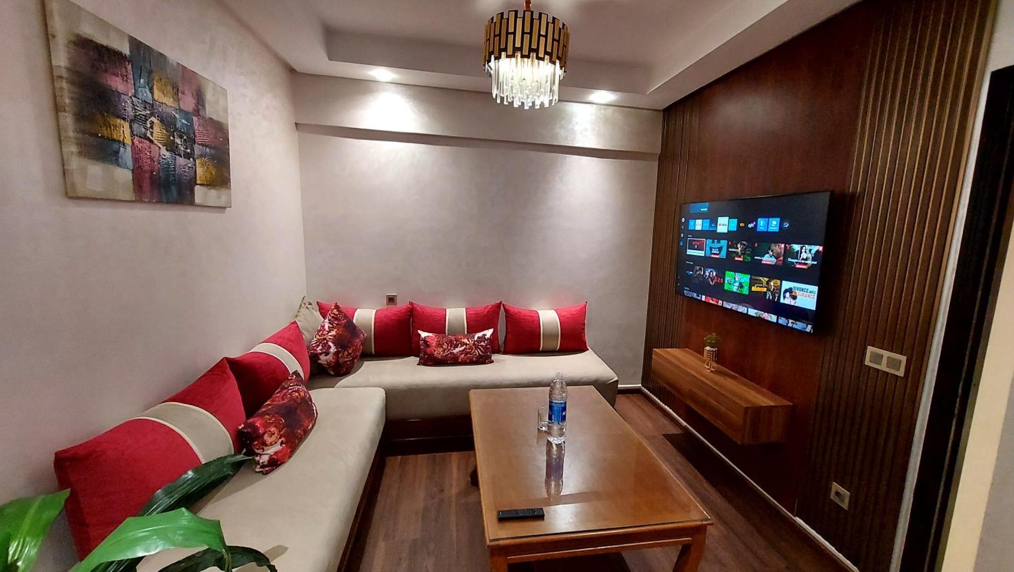 Luxury Downtown Apartment Of 80M2 In Front Of Hassan 2 Mosque And Sea From Family , Pour Famille , Interdit Couples Araabic Non Marie, Forbidden Unmarried Araabic Couples Basement Car Park Касабланка Екстер'єр фото