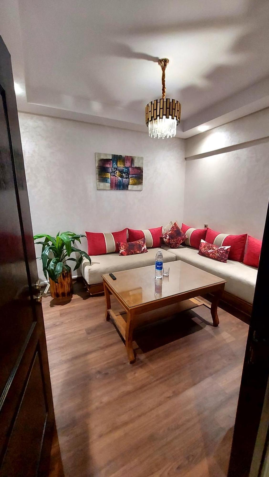 Luxury Downtown Apartment Of 80M2 In Front Of Hassan 2 Mosque And Sea From Family , Pour Famille , Interdit Couples Araabic Non Marie, Forbidden Unmarried Araabic Couples Basement Car Park Касабланка Екстер'єр фото